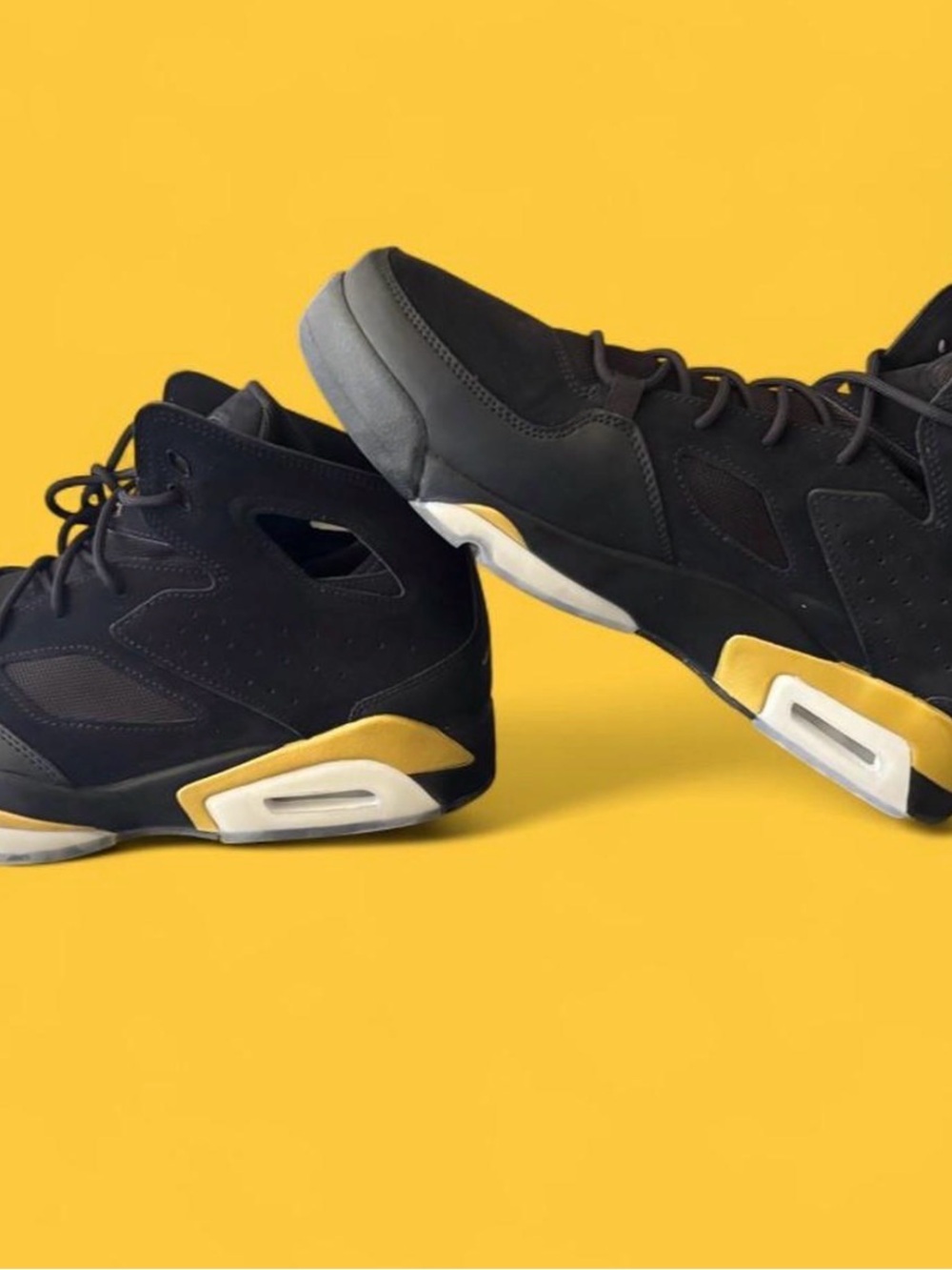 Nike Air Jordan - Black/Metallic Gold - Picture 5 of 8